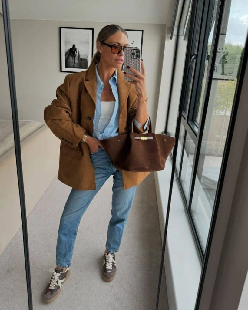 3- Brown Top and High-Waisted Jeans