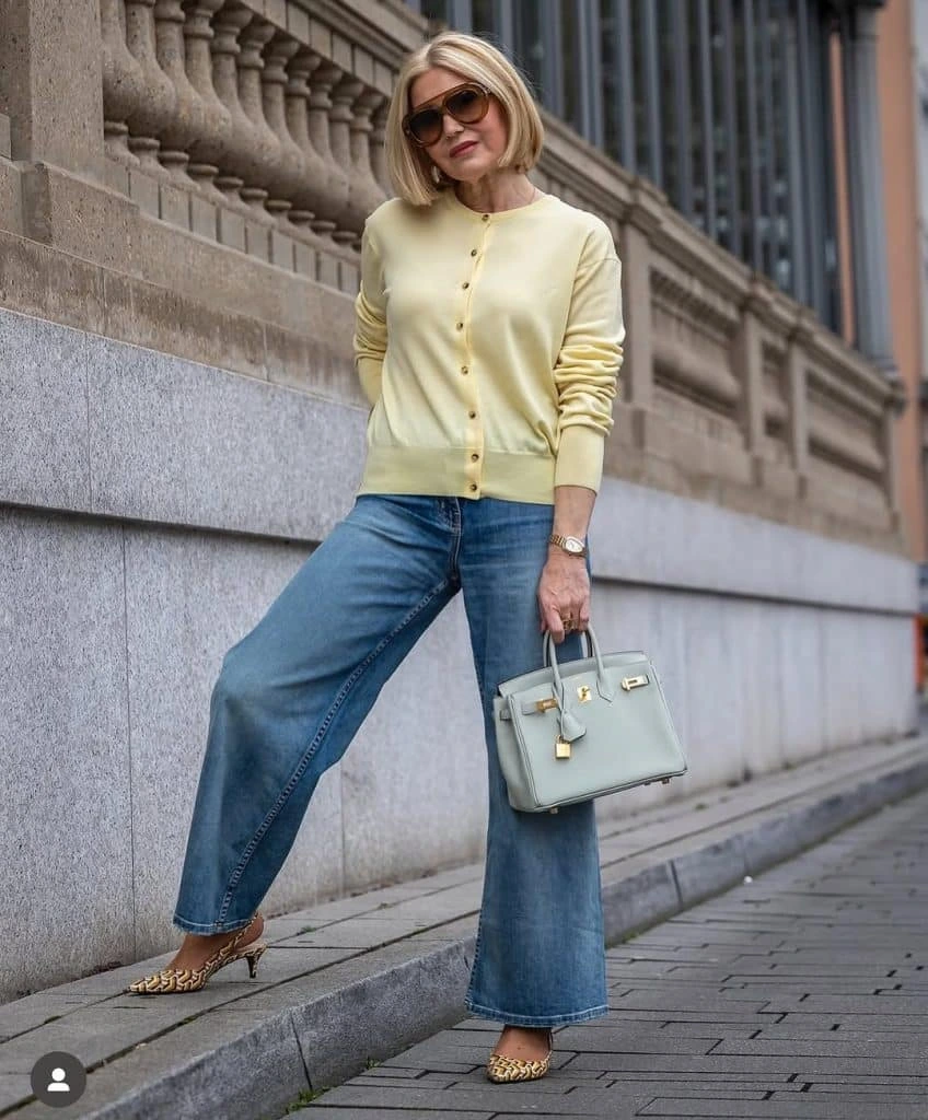 9- Jeans with a Fitted Cardigan
