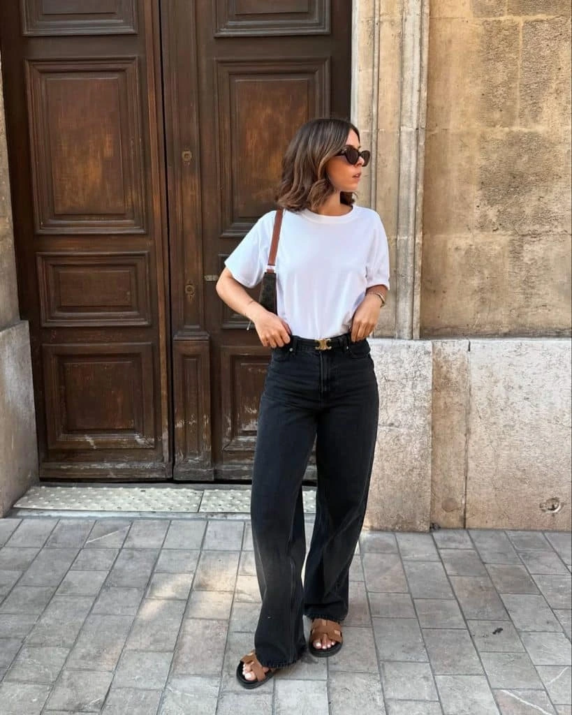9- Keep It Easy with a Tee and Sandals