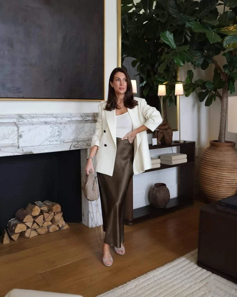11- Satin and Knit, the Texture Play