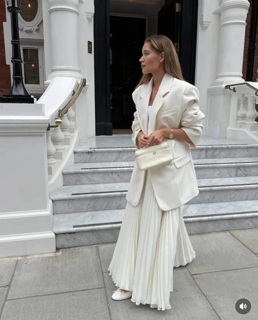 5- Sharpen It With a Structured Blazer