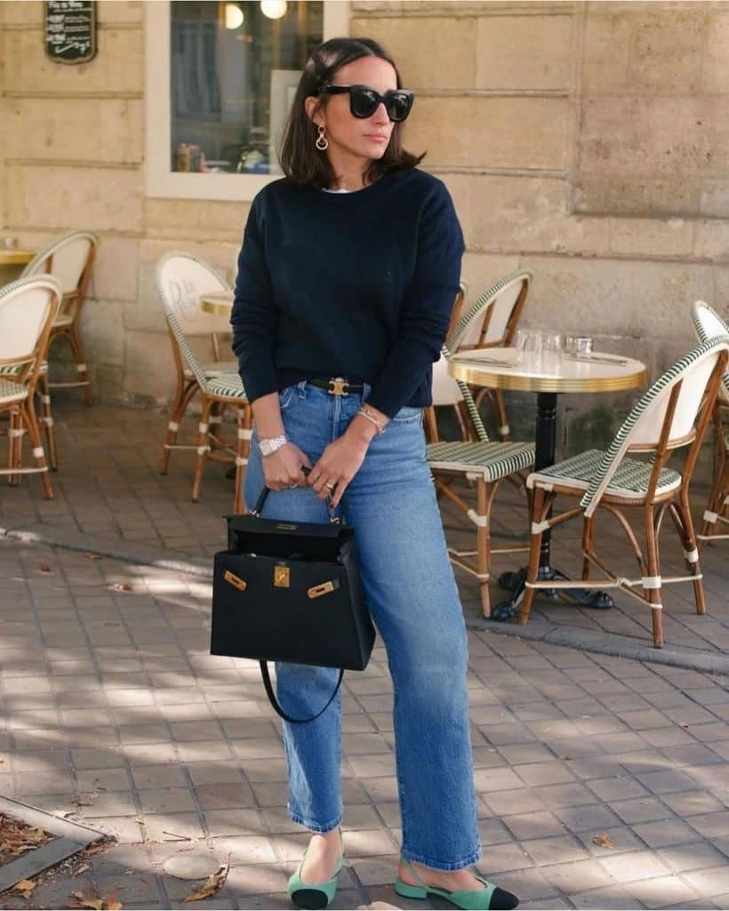 5- Soft Knitwear with Straight-Leg Jeans