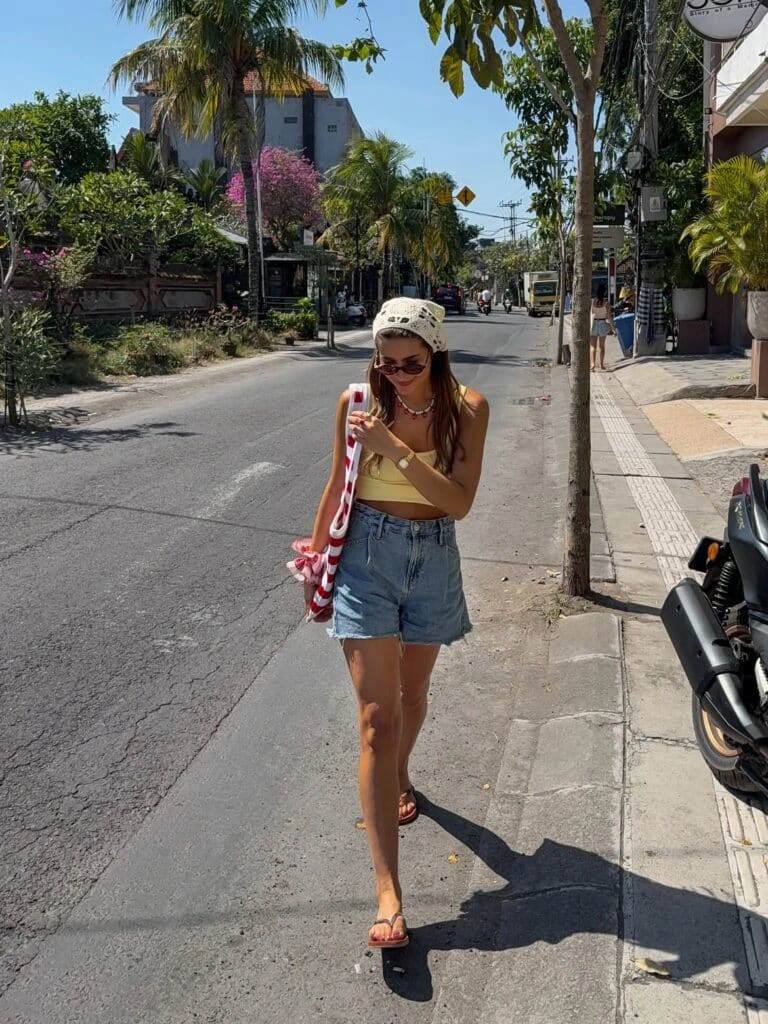 9- Casual Street Style for Exploring