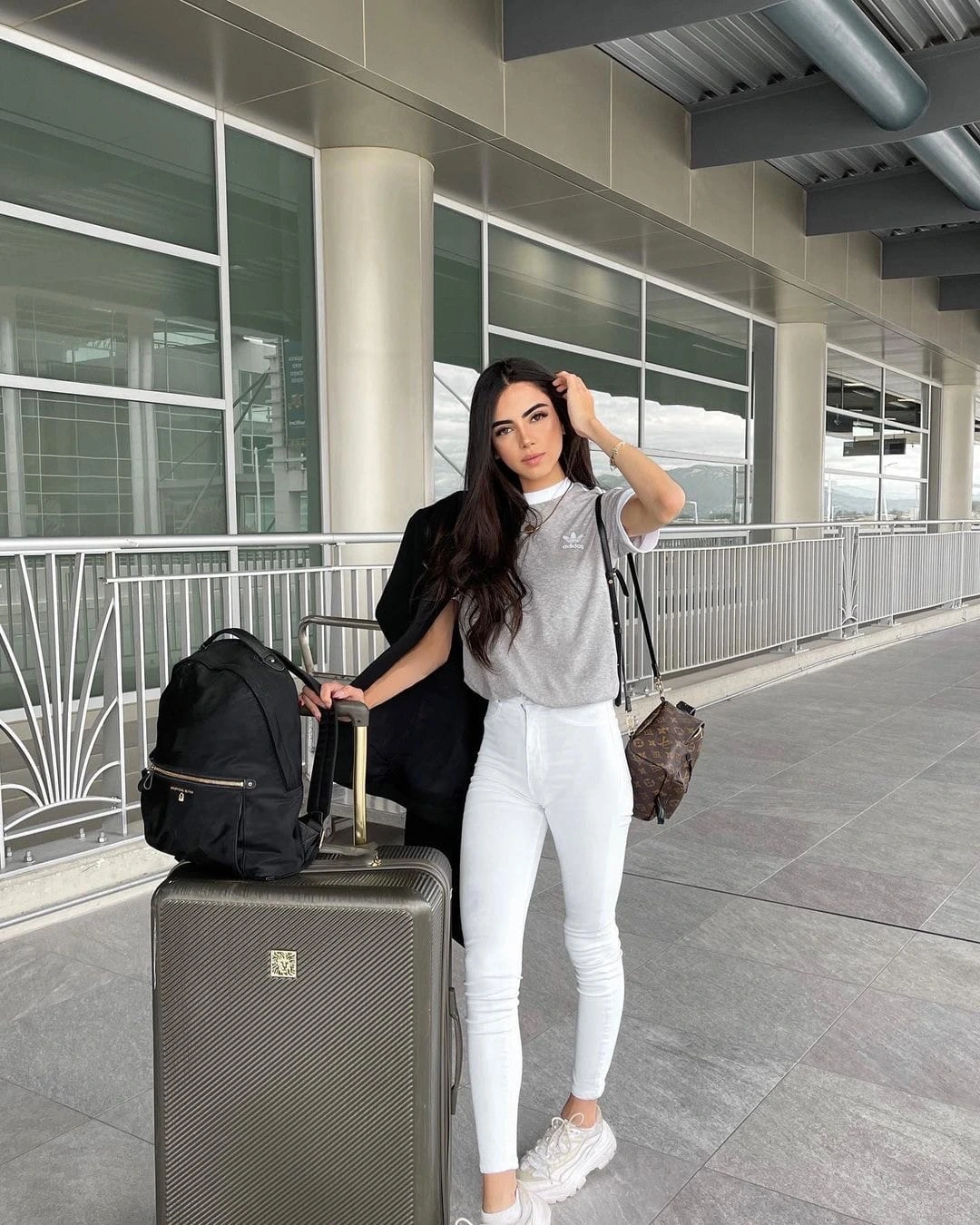 29- Cream Knit Tee and Wide-Leg Pants