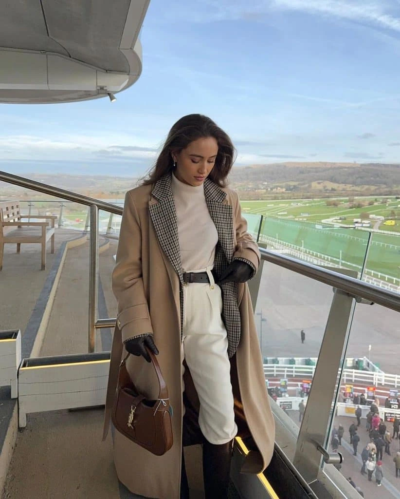 1- Finish With a Quiet Luxury Handbag