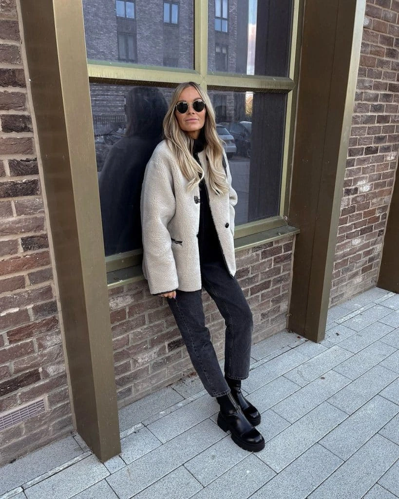 12- Pair Sleek Chelsea Boots with Volume