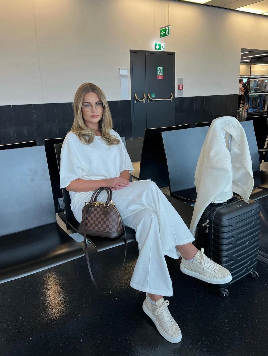 15- Relaxed All-White Co-Ord